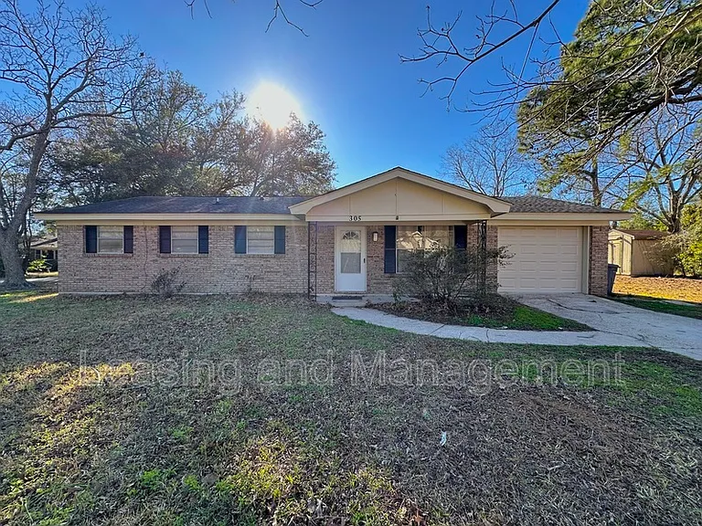305 Millcreek Dr — Photo 1