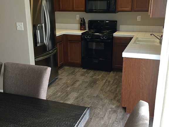 5th image of 481 Cherrywood St