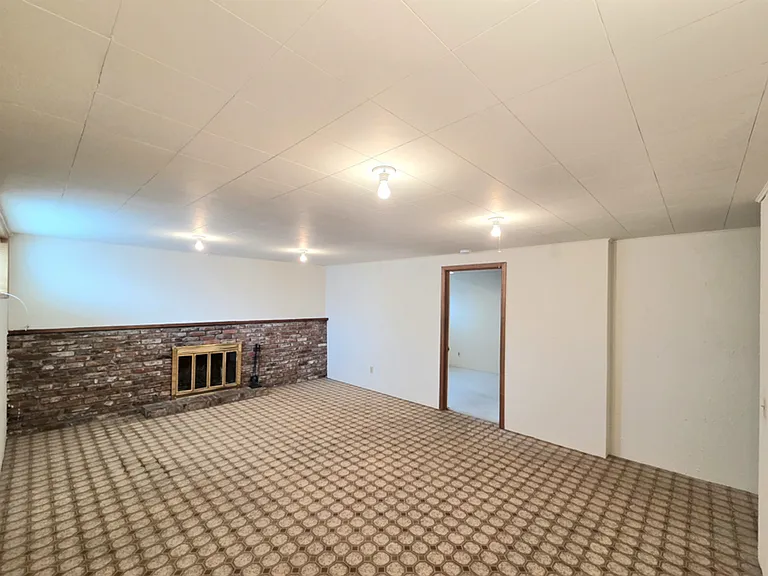 1616 Jefferson St — Photo 32