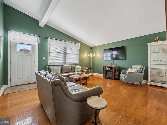 4th image of 114 Blue Ridge Rd