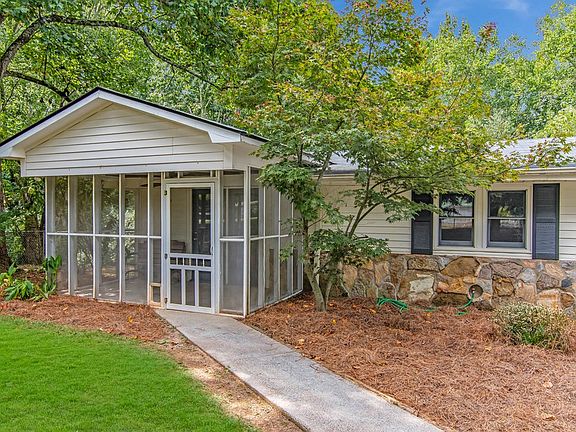 5th image of 3330 Lee Dr