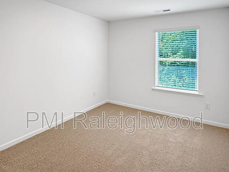 412 Cherry Laurel Dr — Photo 26