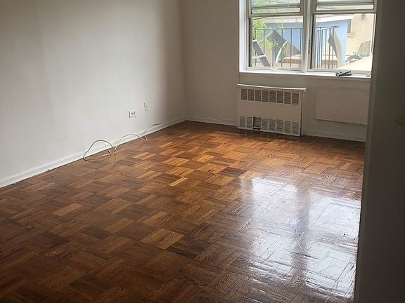 2nd image of 2035 E 16th St APT 1D