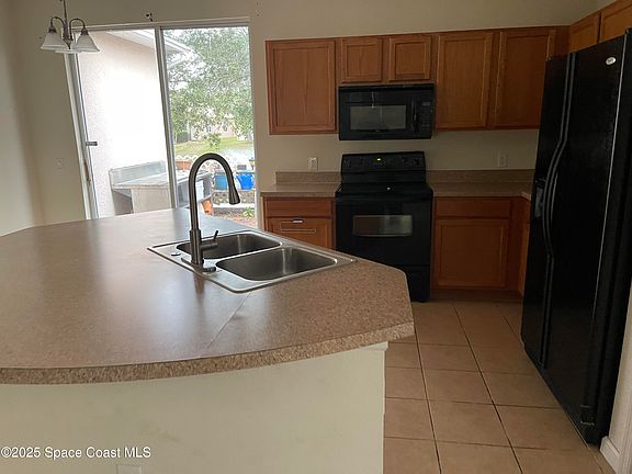 3rd image of 4133 Collinwood Dr