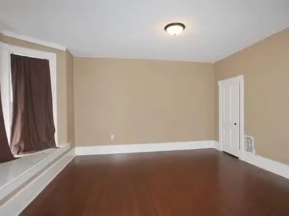 422 W Loras St, 422 W Loras St, Dubuque, IA 52001