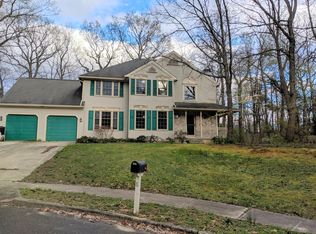 8 Goats Hill Ct, Sicklerville, NJ 08081