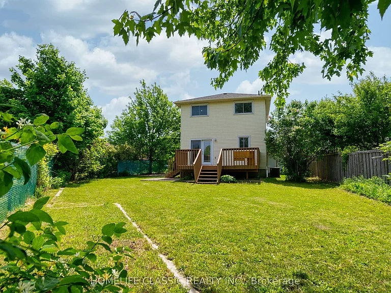 32 Rosenfeld Dr — Photo 40