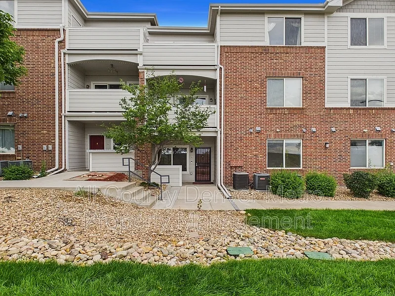 1 bed, 1.0 bath, 783 sqft, $1,885 — Photo 2