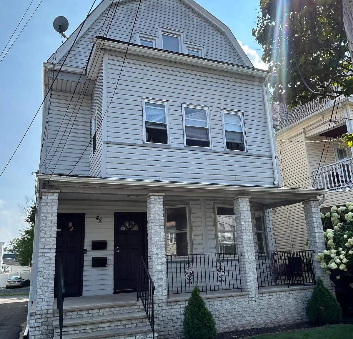 3 bed, 900 sqft, $2,650 — Photo 2