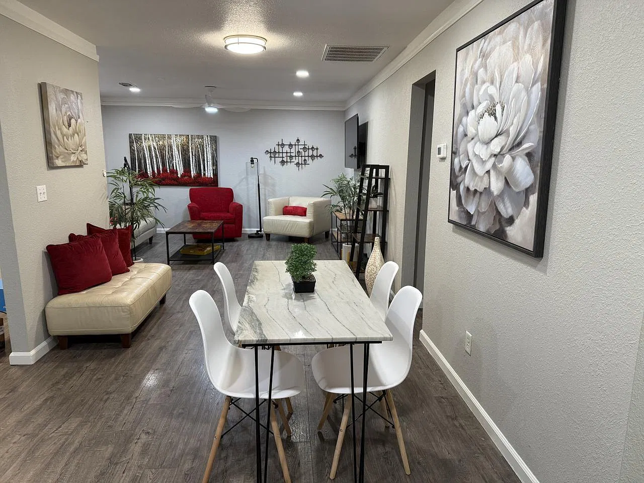2 bed, 1100 sqft, $2,595 — Photo 1