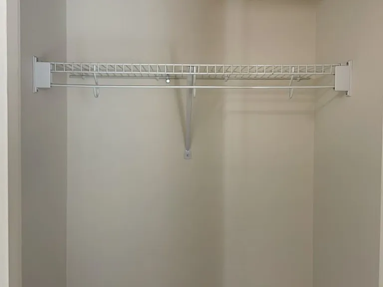 194 E Watson Pl — Photo 9