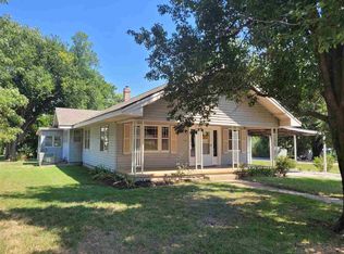 601 Locust St, Perry, OK 73077