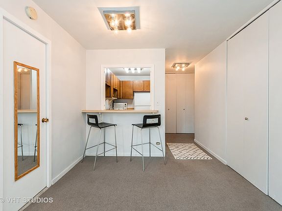 3rd image of 1516 Hinman Ave APT 508