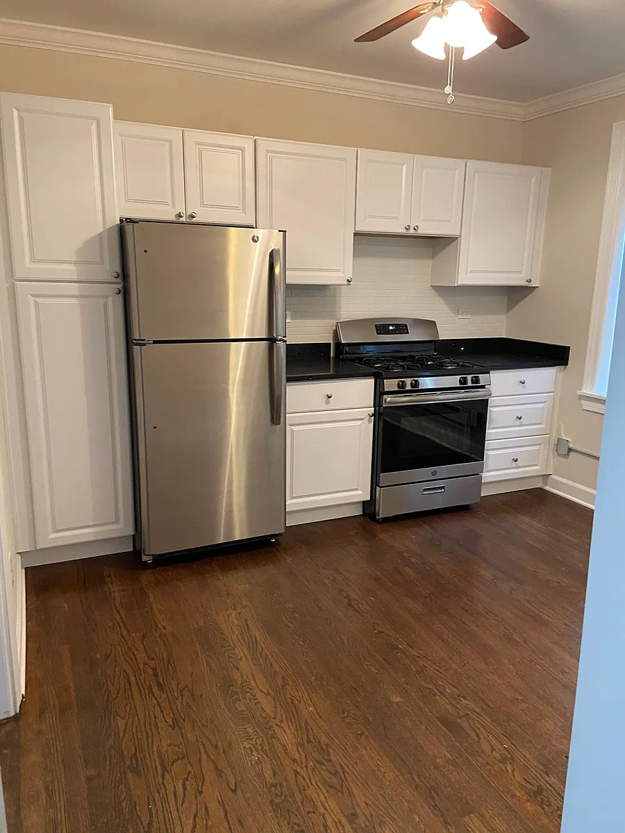 Building Photo - 839 1/2 W Cornelia Ave #2