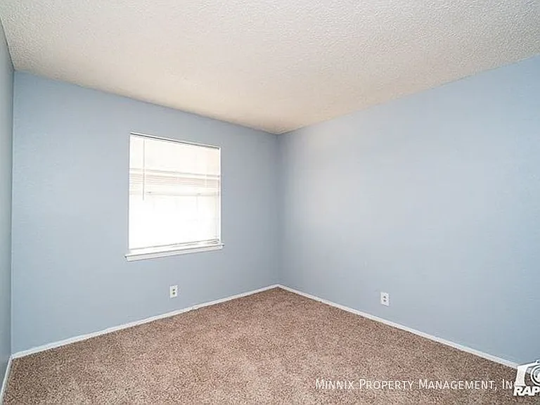 2905 Ventura Ave — Photo 18