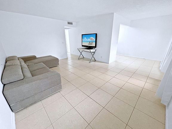 5th image of 551 SW 135th Ave APT 212B