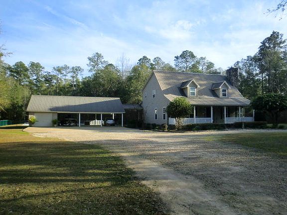 3/2.5 elegant home, gleaming with oak floors and ceilings and wonderful trim work throughout! Rustic elegance!!
