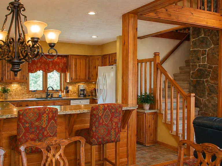 6008 Skyline Ln — Photo 4