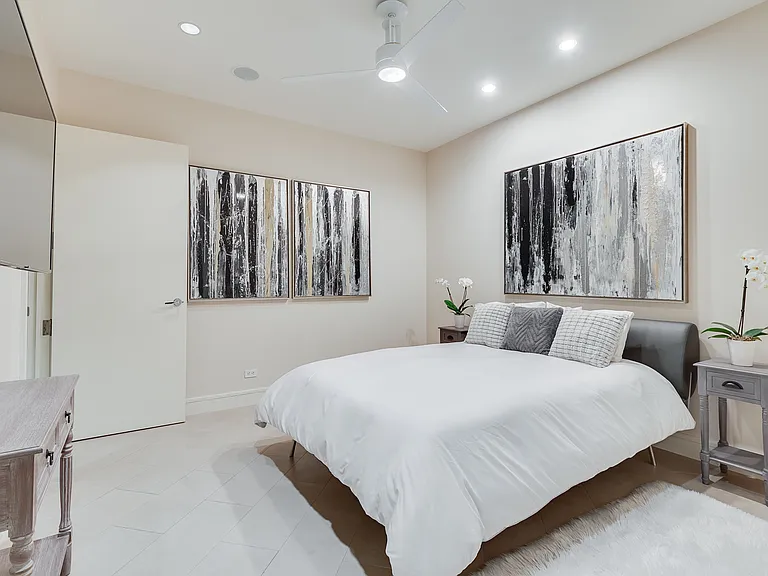 2408 Victory Park Ln #1233 — Photo 9