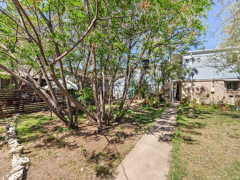 515 Krebs Ln #201 — Photo 14
