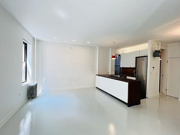 3rd image of 55 Avenue C APT 1