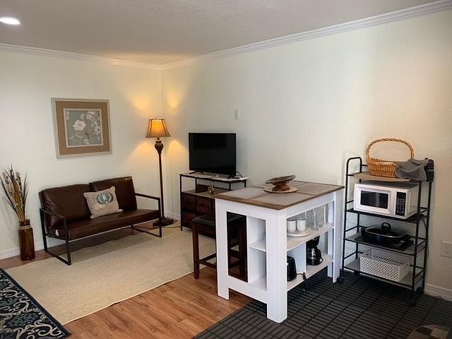 1st image of 729 Guild Dr #1