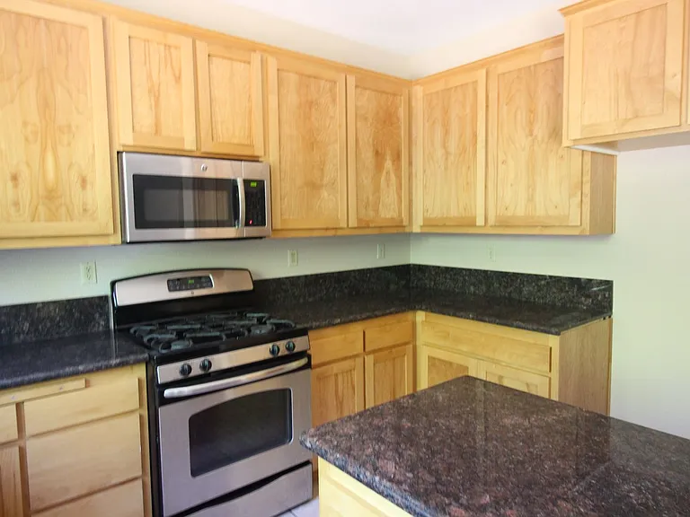 402 Healdsburg Ave — Photo 6