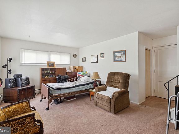 4th image of 2856 Normandy Dr