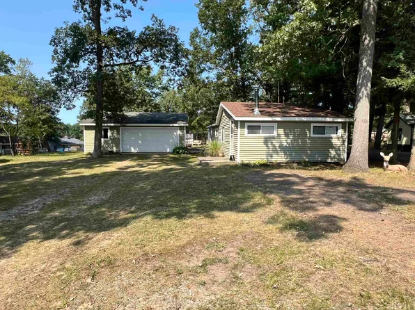 6903 Sawmill Rd, Harrison, MI 48625