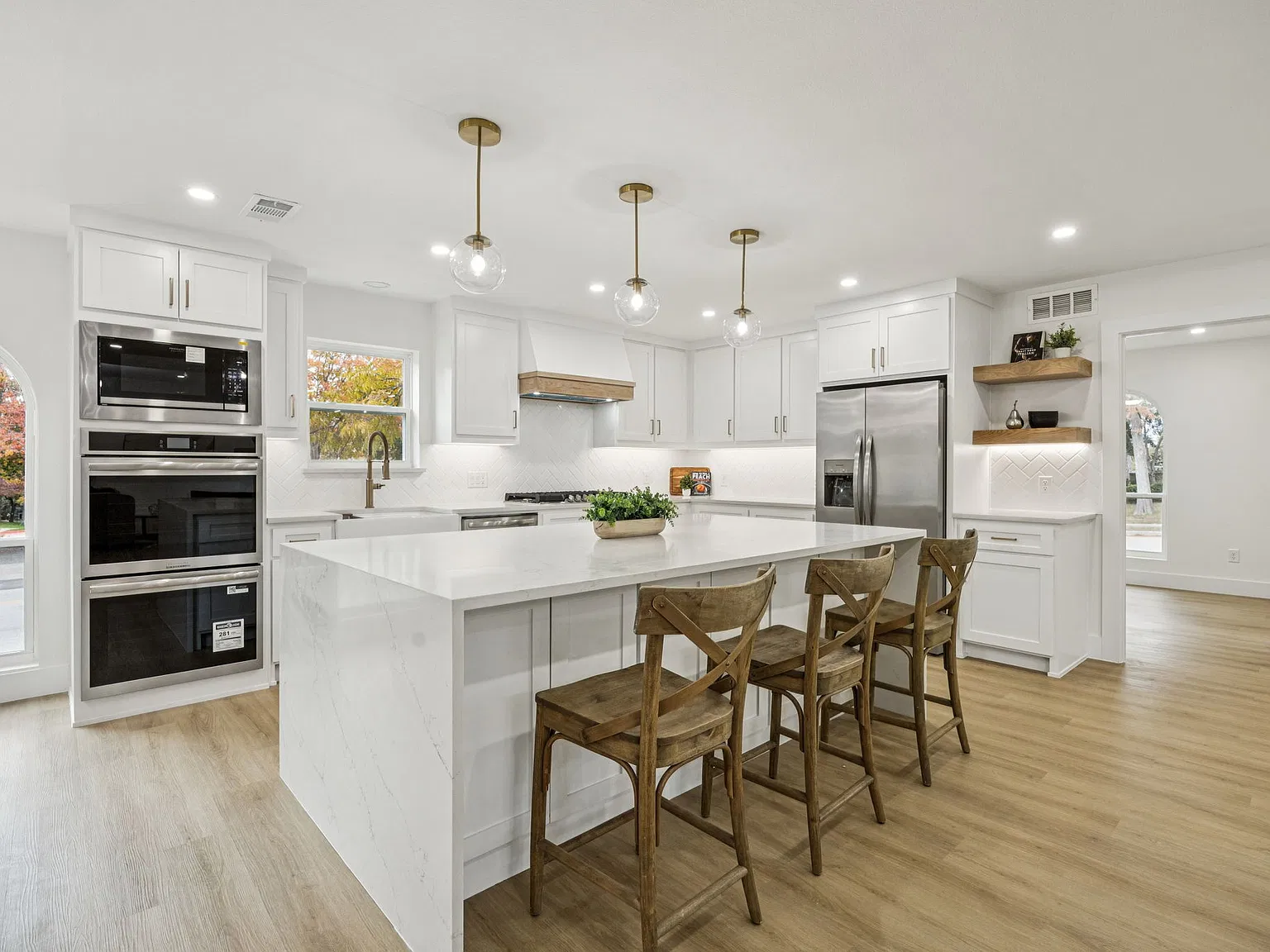 4 bed, 2672 sqft, $3,300 — Photo 3