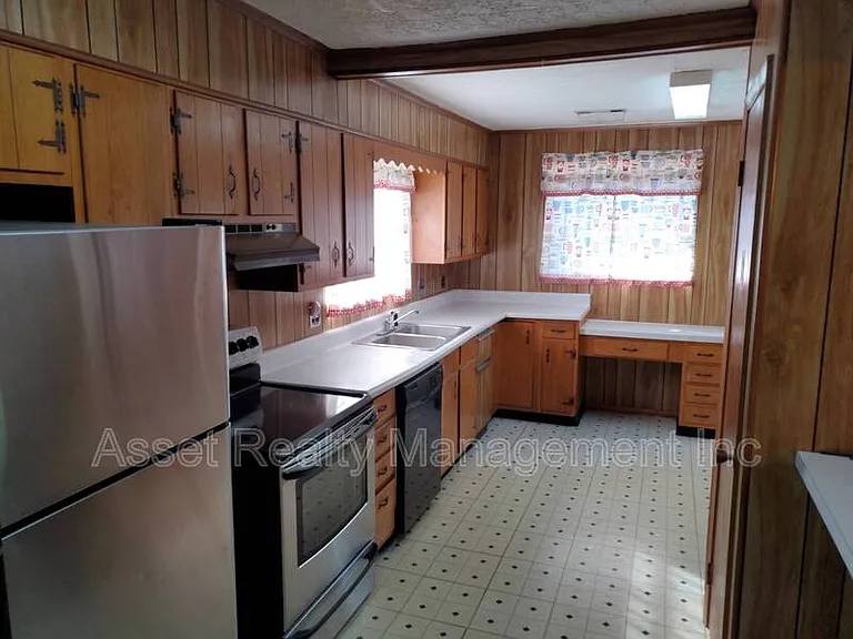 102 Eastwood Dr #1 — Photo 5