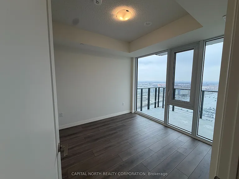 27 Korda Gate #1906 — Photo 10