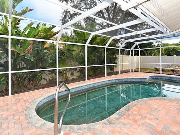 3rd image of 8061 Estates Dr