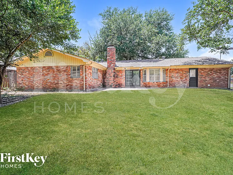 1424 Wreyhill Dr — Photo 18