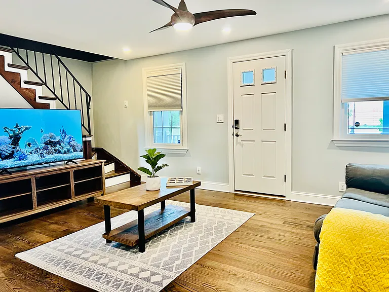 408 S Mitchell Ave — Photo 4