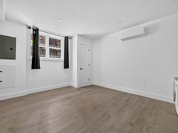 5th image of 241 W 75th St #3C