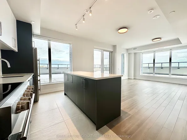 2525 Bathurst St, Toronto, ON