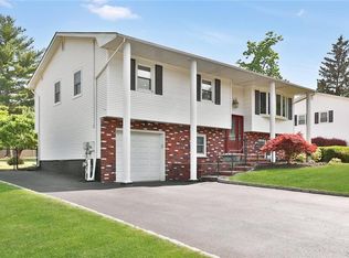 9 Gleason Dr, Thiells, NY 10984