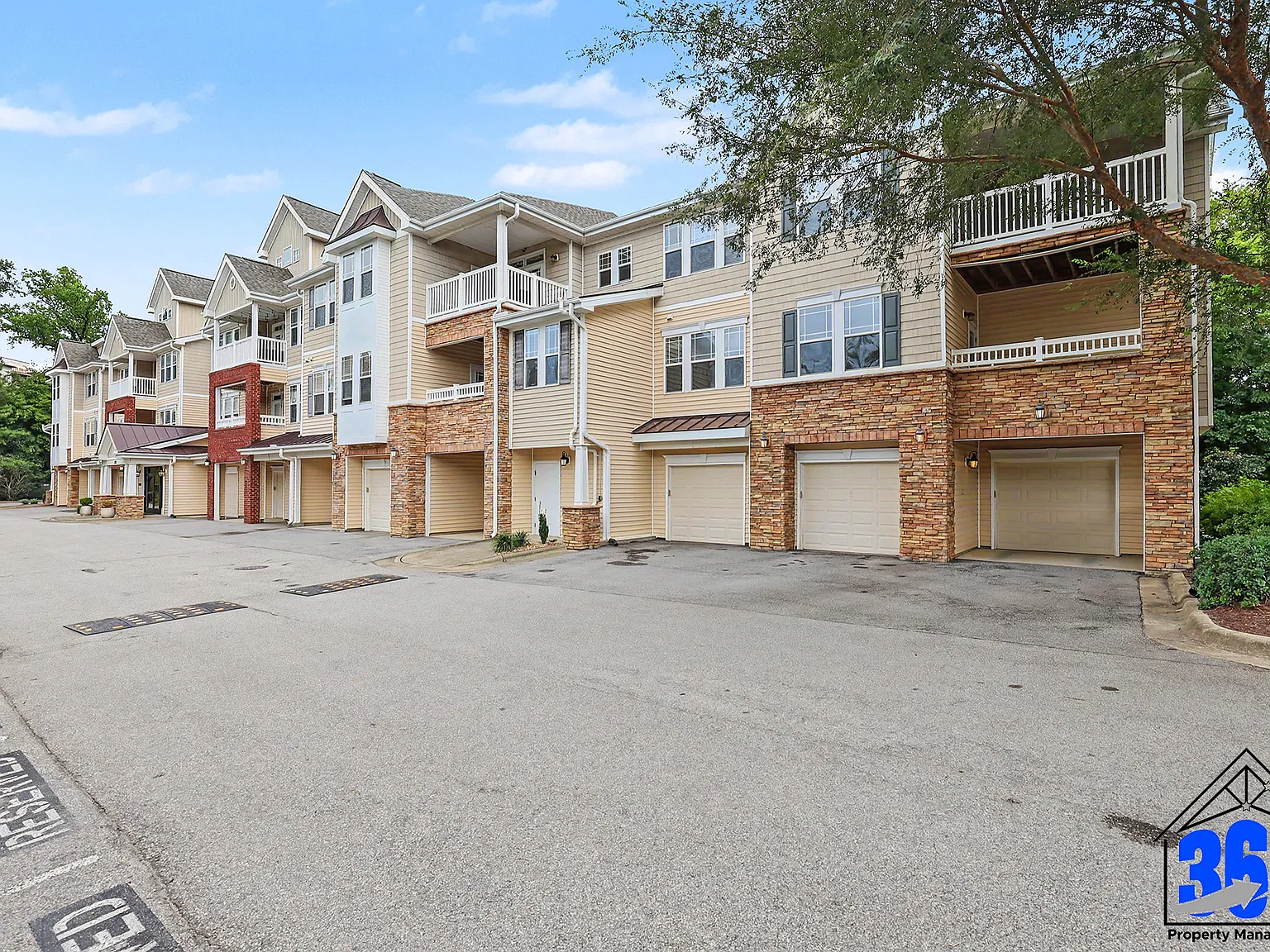2 bed, 1101 sqft, $1,650 — Photo 2