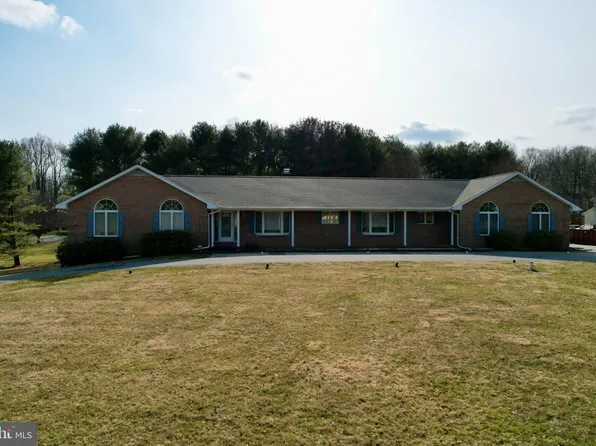 1 Woodmar Ct, Kingsville, MD 21087