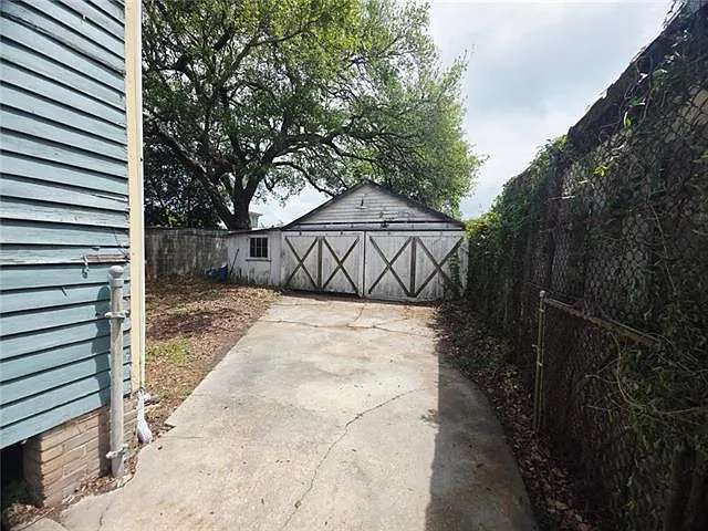 1517 Dante St — Photo 15
