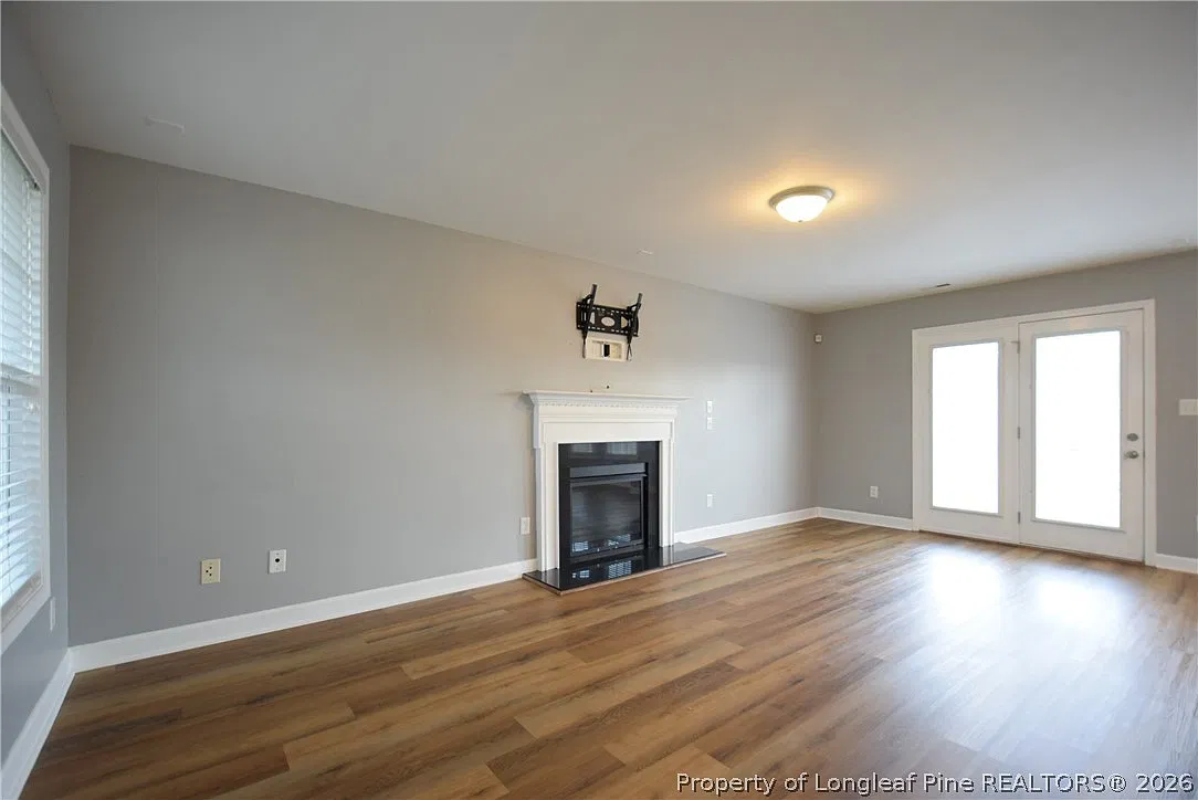 3 bed, 2.5 bath, $1,800 — Photo 2