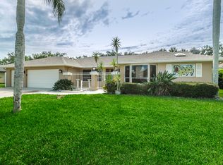 90 Fernbrook Rd, Oldsmar, FL 34677