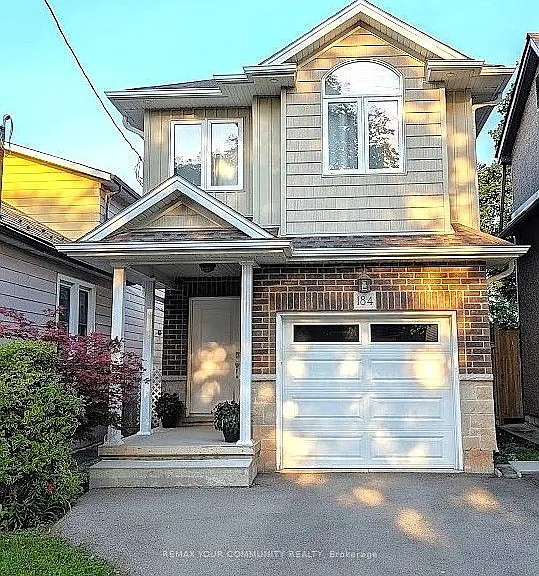 184 Kensington Ave N — Photo 1