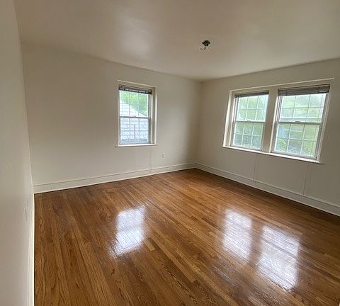 2nd image of 749 Maury Ave #11
