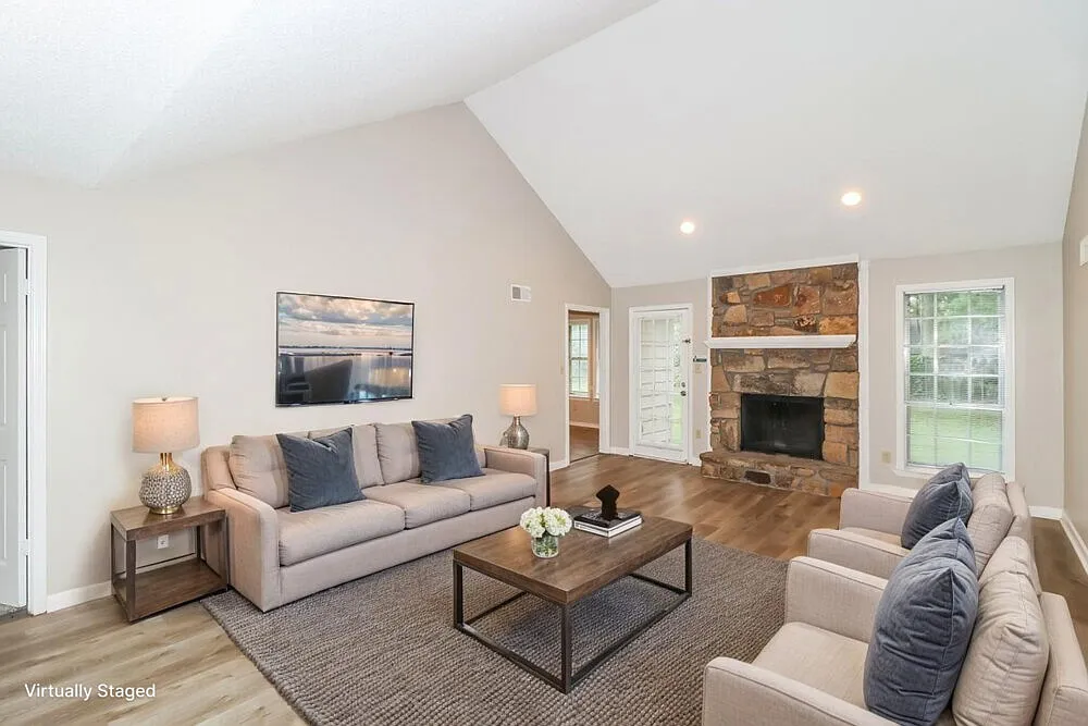 3 bed, 2.0 bath, 1485 sqft, $2,300 — Photo 4