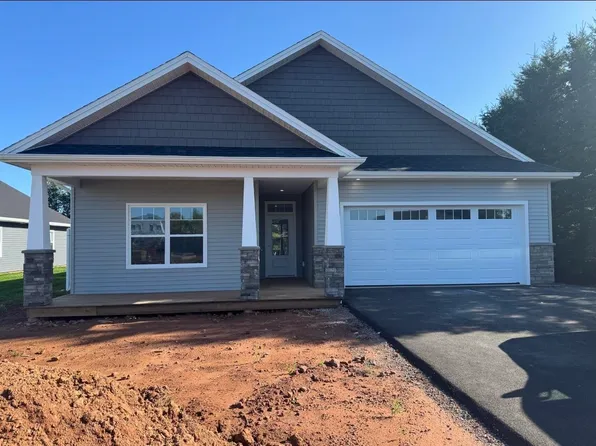 14 Norman Dr E, Charlottetown, PE C1C 1E9
