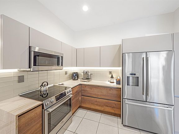 3rd image of 16778 NW 8th Street