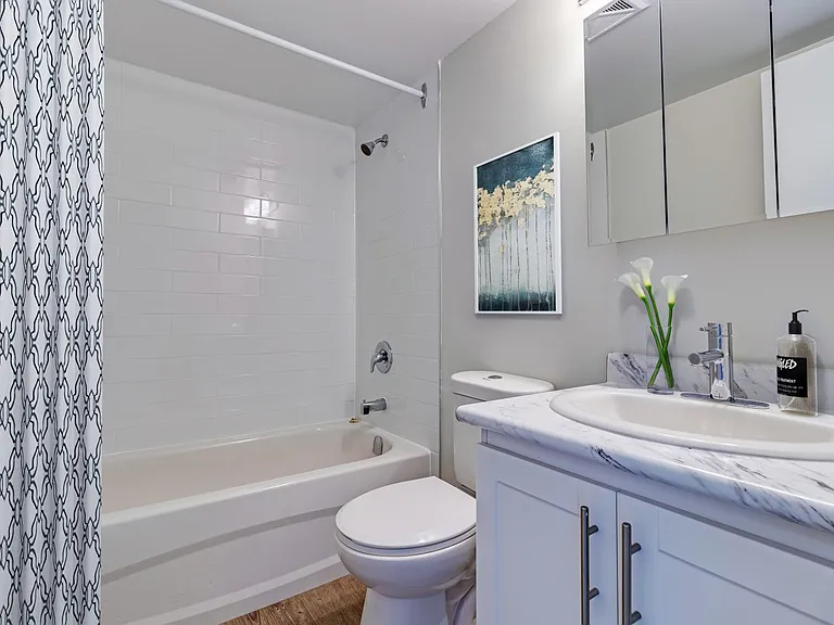 100 Sprucewood Ct — Photo 8