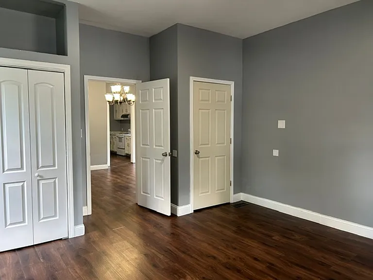 925 Xenia Ave — Photo 12
